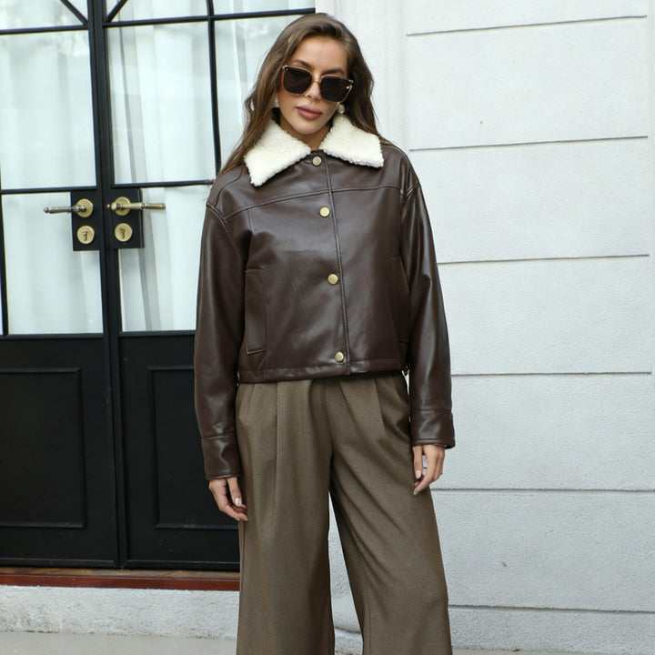 Damen Kurzgeschnittene Kunstlederjacke mit Teddykragen und Druckknöpfen Drune