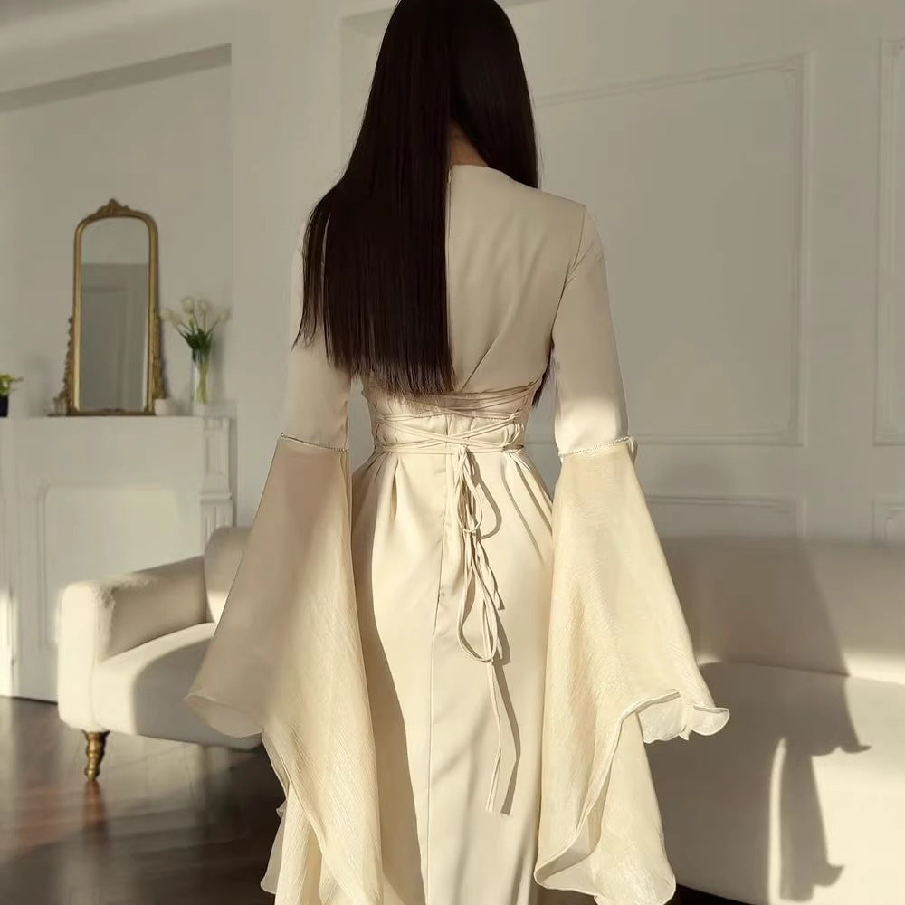 Damen Abendkleid mit Quadrat-Ausschnitt, transparenten Glockenärmeln und drapierter Taillenpartie Drune
