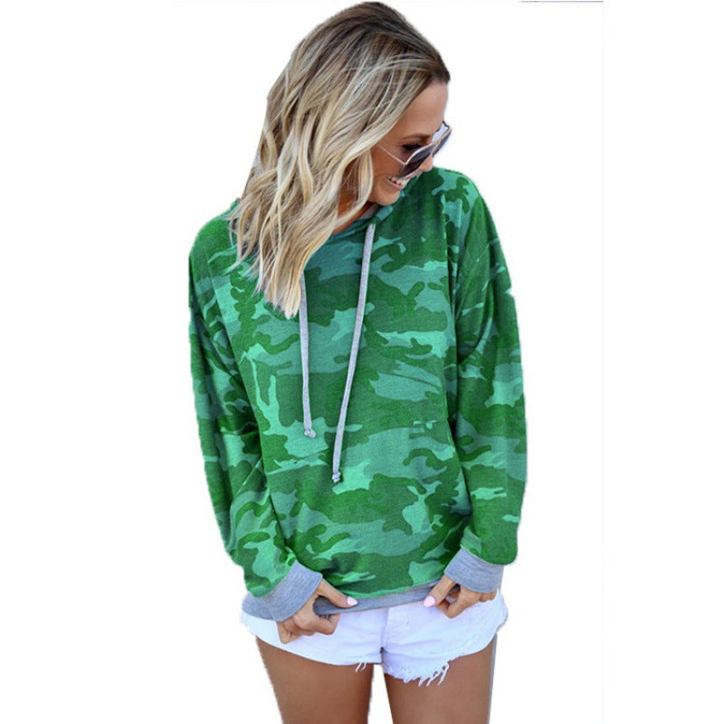Damen Hoodie mit lässigem Camouflage-Muster und praktischen Kängurutaschen Drune