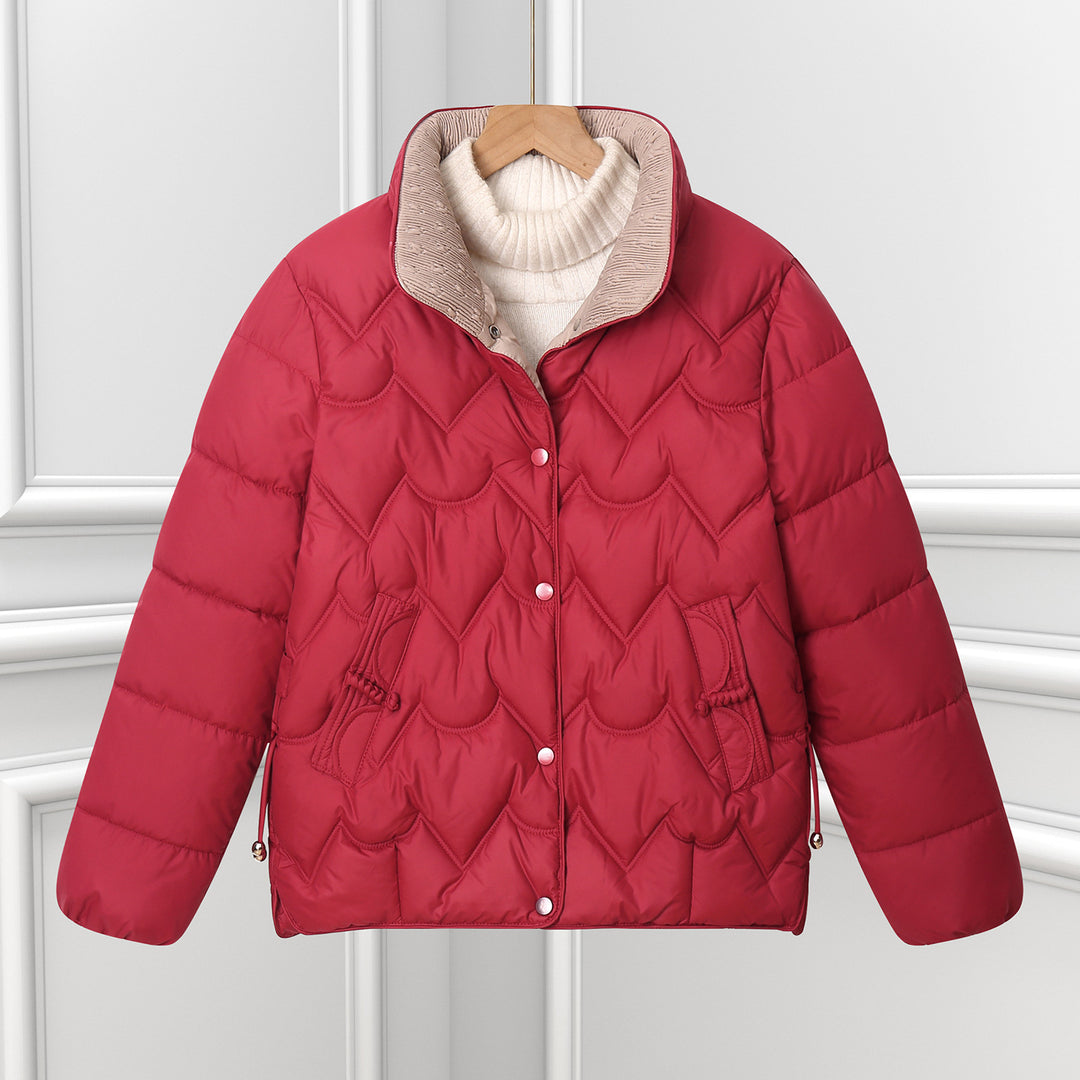 Damen nan kurze gesteppte Pufferjacke mit dekorativer Bogensteppung und Druckknopfblende Drune
