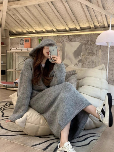 Damen Langes Kapuzen‑Strickkleid aus Wollmix mit relaxter Oversize‑Silhouette und geripptem Saum Drune