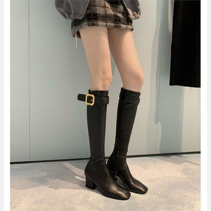 Damen kniehohe Vintage-inspirierte Stiefel mit sculpted Blockabsatz, verstellbarem Schnallenriemen und seitlichem Reißverschluss Drune