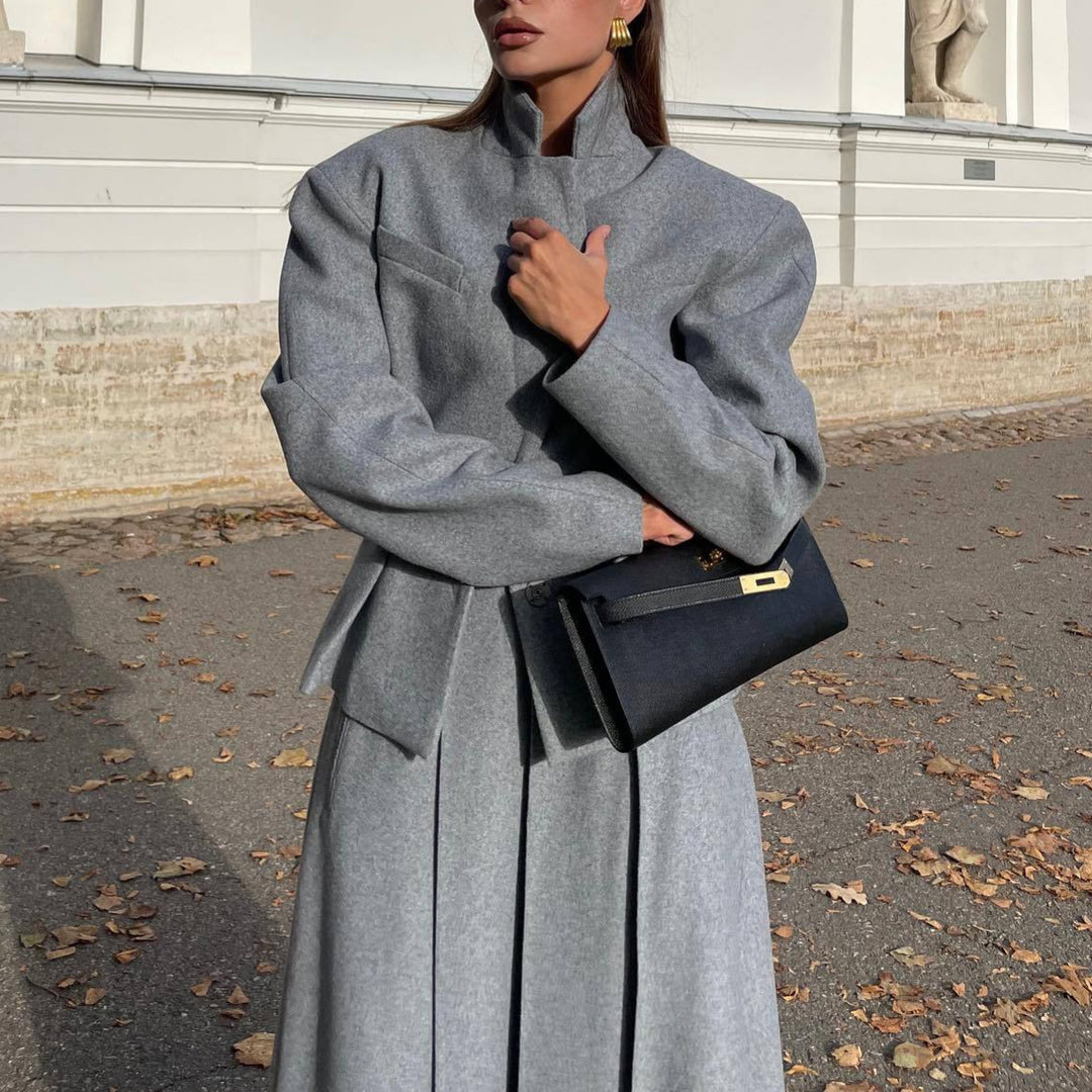 Damen elegantes und modernes Anzugset mit tailliertem Blazer und schwingendem Rock Drune
