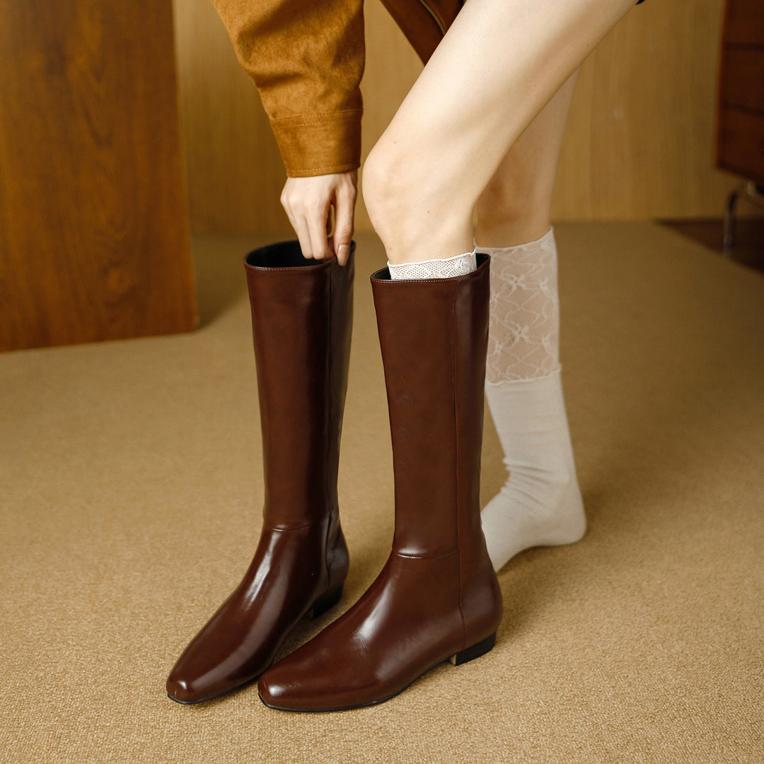 Damen kniehohe Glattleder-Stiefel mit eckiger Zehenpartie und niedrigem Blockabsatz Drune