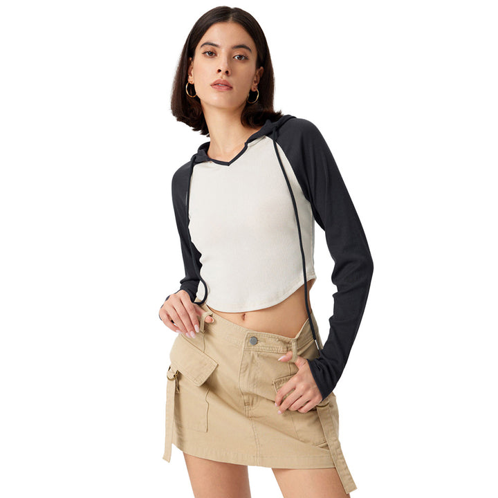 Damen Cropped Kapuzenlongsleeve mit Raglanärmeln, Daumenloch und geripptem Stretchkörper Drune