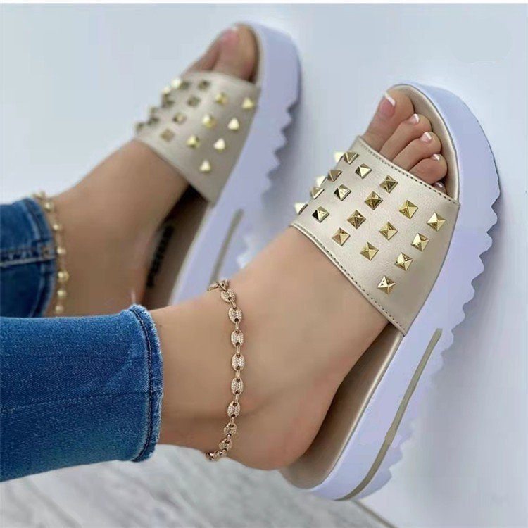 Damen nan Nieten-Pantolette mit gepolstertem Komfortfußbett und profiliertem Flatform-Absatz Drune
