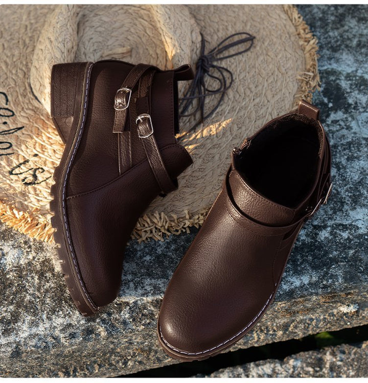 Damen nan Stiefelette mit doppelten Zierriemen, profilierter Traktorsohle und niedrigem Blockabsatz Drune