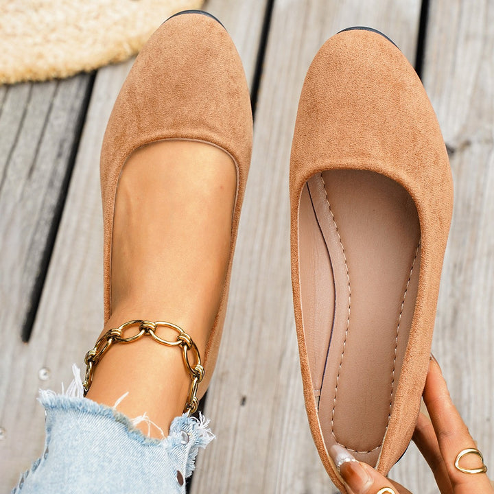 Damen  minimalistische Samt-Ballerina mit dekorativer Fußkette und ergonomischem Komfortfußbett Drune