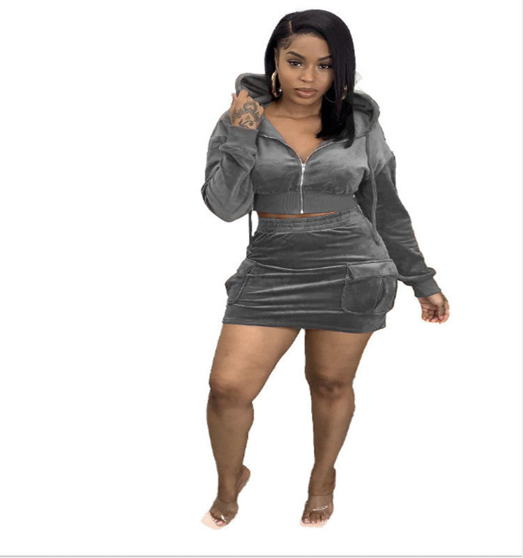 Damen Samt‑Zweiteiler mit kurzem Kapuzen‑Cropped‑Hoodie, Reißverschluss und Cargo‑Minirock Drune