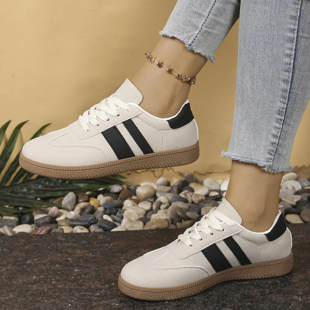 Damen Retro-Sneaker mit Wildleder-Optik, Gumsohle und kontrastierenden Streifen Drune