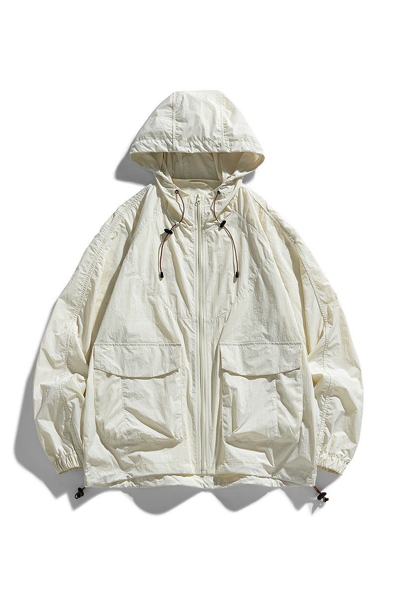 Herren Leichte Outdoor-Jacke mit verstellbarem Kapuzensystem
