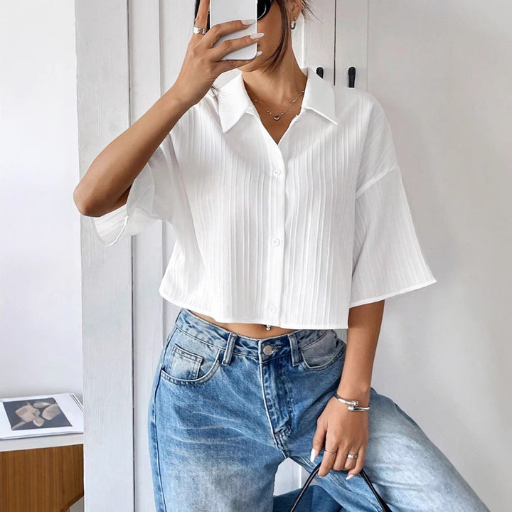 Damen nan weite Kurzbluse mit Hemdkragen und feiner Plissee-Struktur Drune