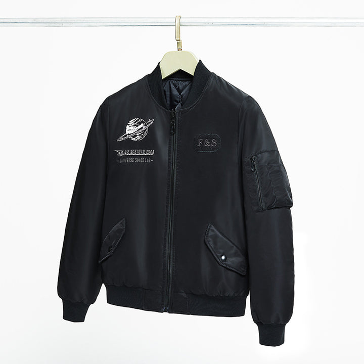 Herren  bestickte Raum-Patch-Flight-Bomberjacke mit wattierter Fütterung und Utility-Tasche am Ärmel Drune