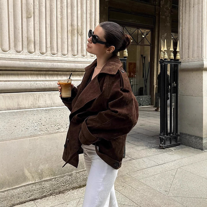 Damen Kurztrench aus Veloursleder-Optik mit weitem Revers und boxy Silhouette Drune