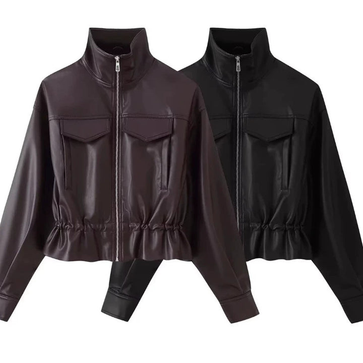 Damen Kurz geschnittener Kunstleder-Blouson mit hohem Stehkragen, Brustpatten und Tunnelzug Drune
