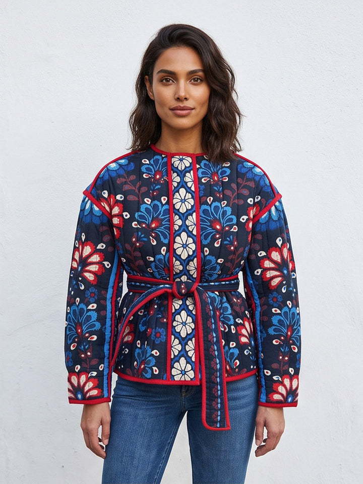 Damen Taillierte gestepptte Jacquard‑Baumwolljacke mit folklorem Blumenmuster & Bindegürtel Drune
