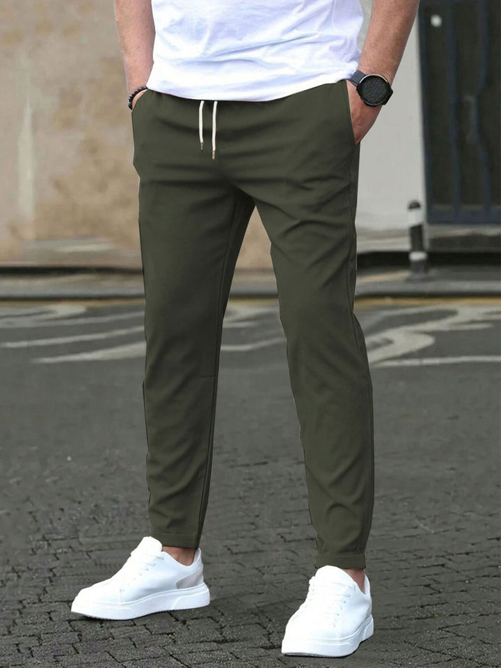 Herren Slim-Fit Jogginghose mit Kordelzug, Seitentaschen und schmalem Knöchelabschluss Drune