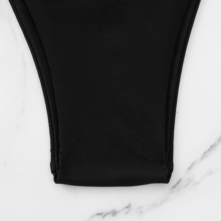 Damen Bandeau-Bikini mit trendigem Aufbau und verstellbaren Trägern Drune