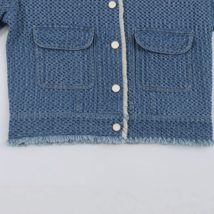 Damen Kurz geschnittene strukturierte Jeansjacke mit Fransenbesatz und Pattentaschen Drune