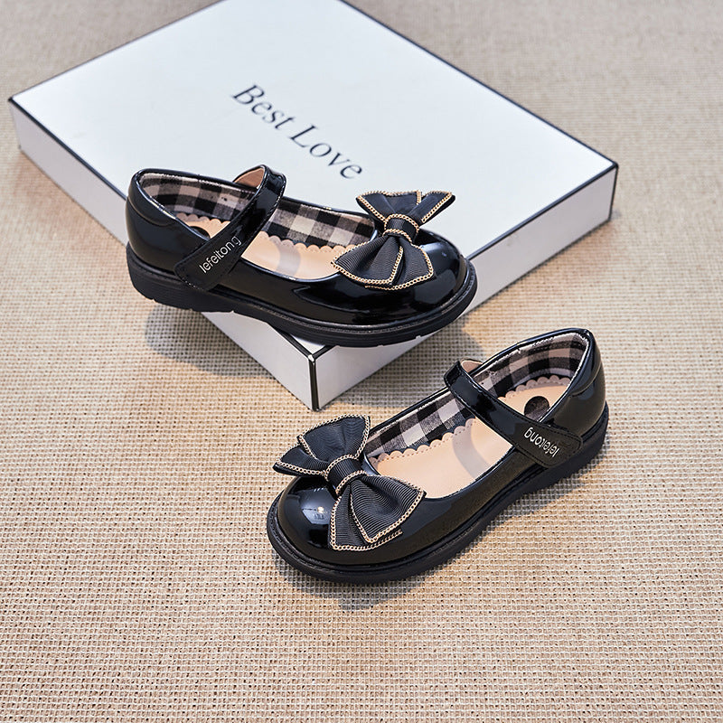 Mädchen Ballerina Schuhe mit verstellbarem Riemen und dekorativem Schleifenakzent Drune