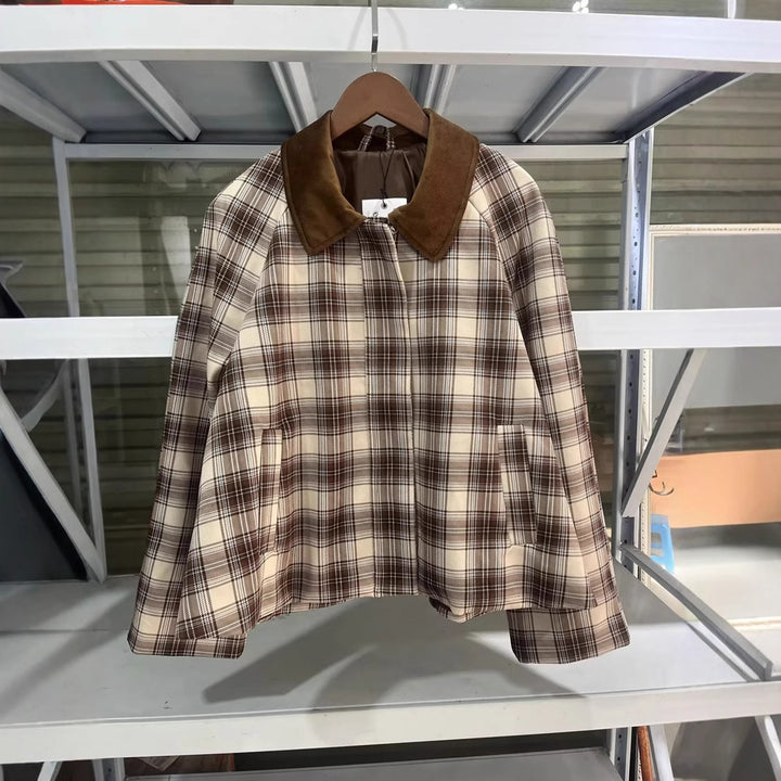 Damen nan karierte Übergangsjacke mit kontrastierendem Samtkragen, verdeckter Frontleiste und Eingrifftaschen Drune