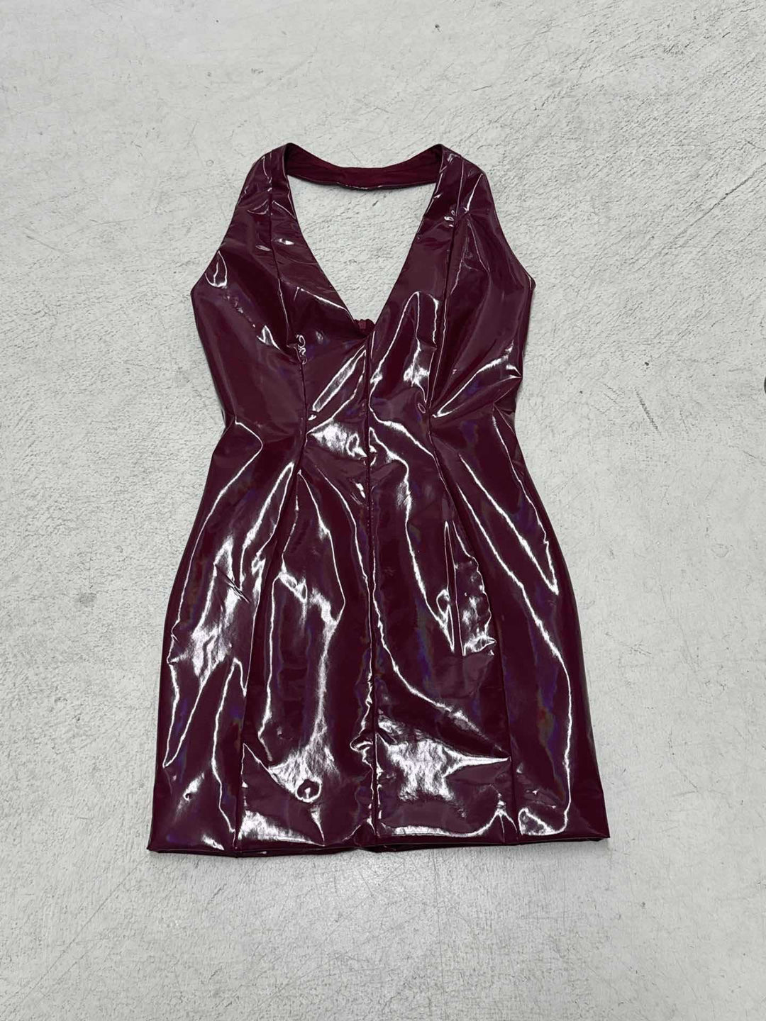 Damen figurbetontes Kunstlederkleid mit tiefem V-Ausschnitt und offenen Rücken Drune