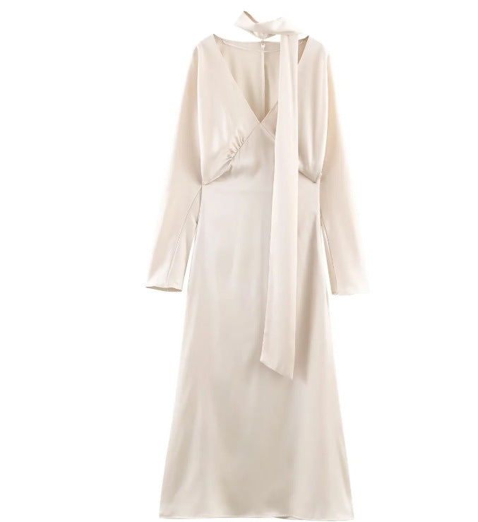 Damen 10+ langes Satin‑Maxikleid mit V‑Ausschnitt, taillierter Silhouette und Halstuch Drune