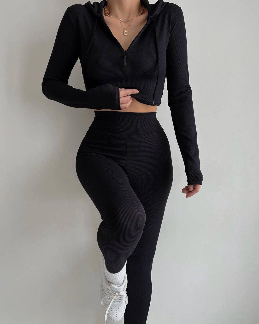 Damen figurnahes Rippjersey-Halbzip-Set mit tailliertem Longsleeve und High-Waist-Leggings Drune