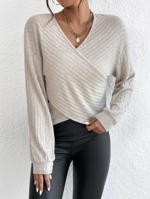 Drune | V-Ausschnitt-Crossover-Pullover Für Mühelosen Stil Für Frauen