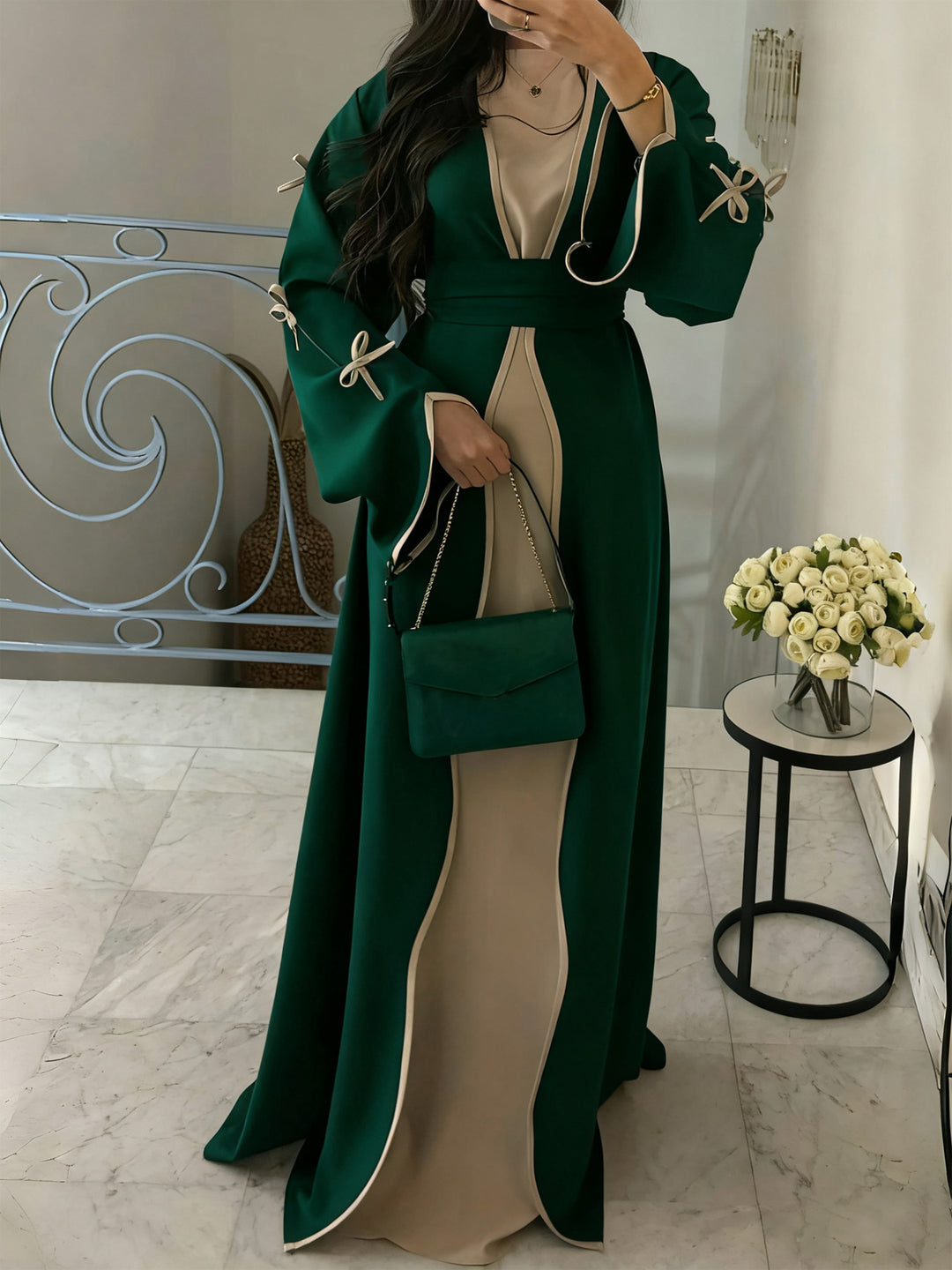 Damen nan elegante Abaya-Kaftan mit weitem Trompetenärmel, kontrastierender Passe und Wickelgürtel Drune