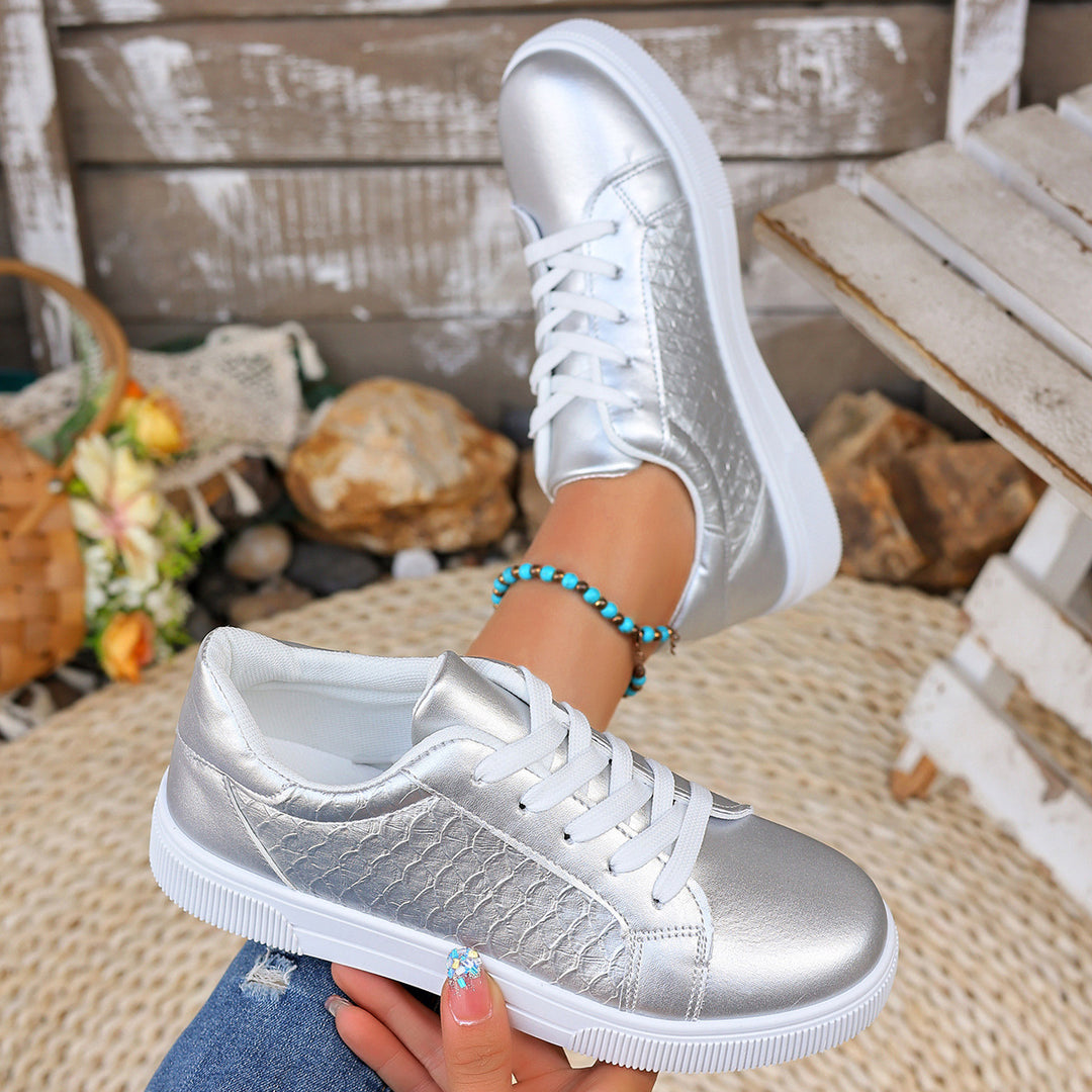 Damen Flache Sneaker mit Metallic‑Finish und geprägter Seitenstruktur Drune