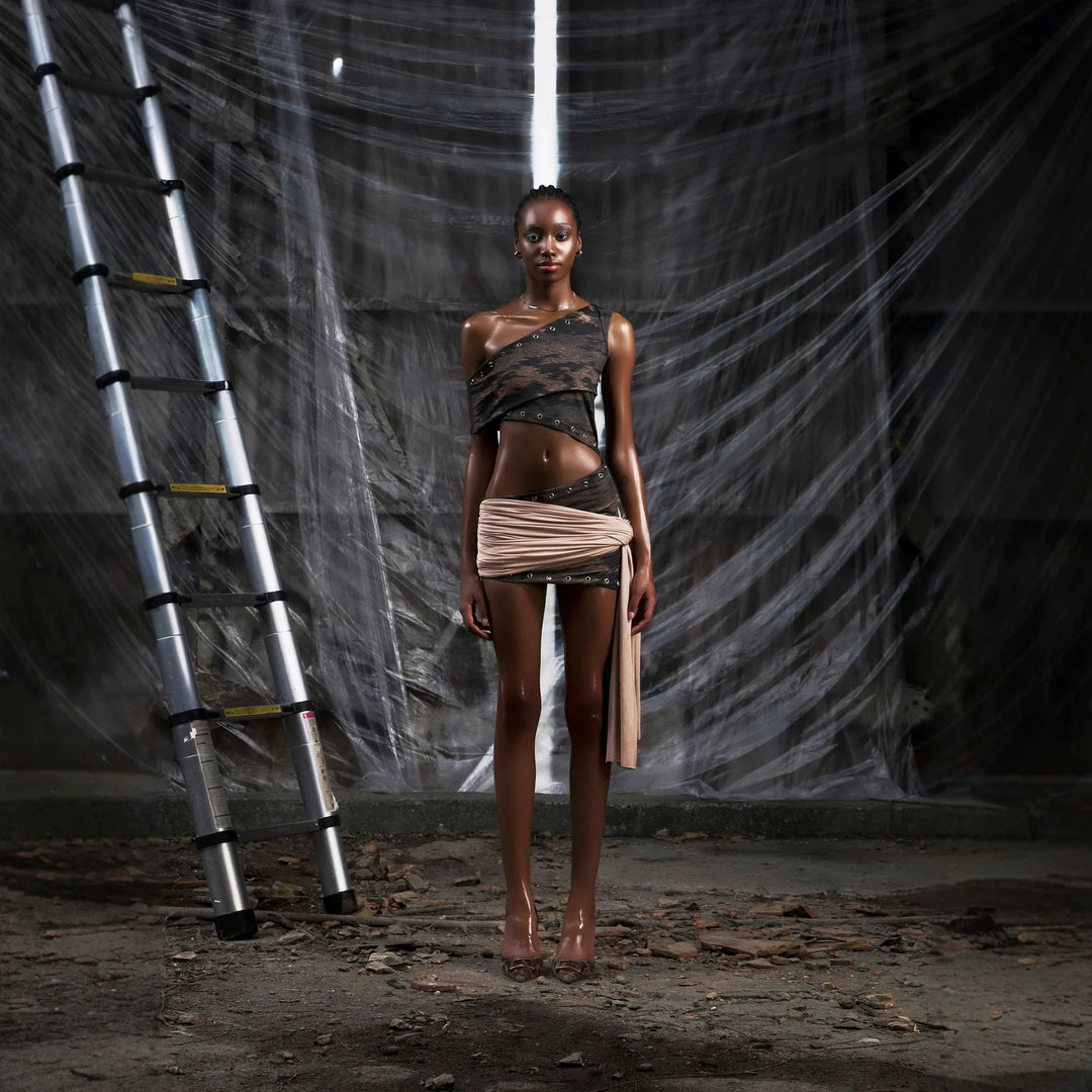 Damen Asymmetrisches Crop-Top mit ausgefallenem Schnitt und dekorativen Ösen Drune