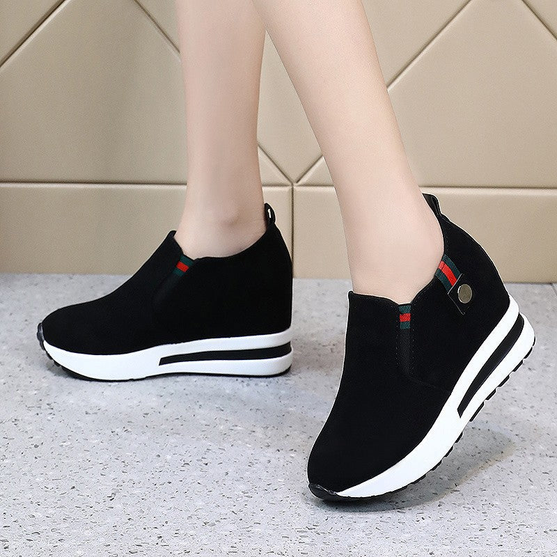 Damen nan Slip-On Keil-Stiefelette mit verstecktem Plateau und rutschfester Profilsohle Drune
