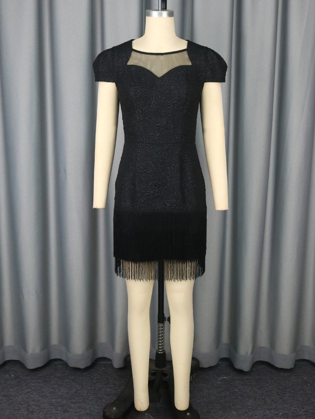 Damen Glamouröses Kleid mit Fransen und transparentem Detail Drune