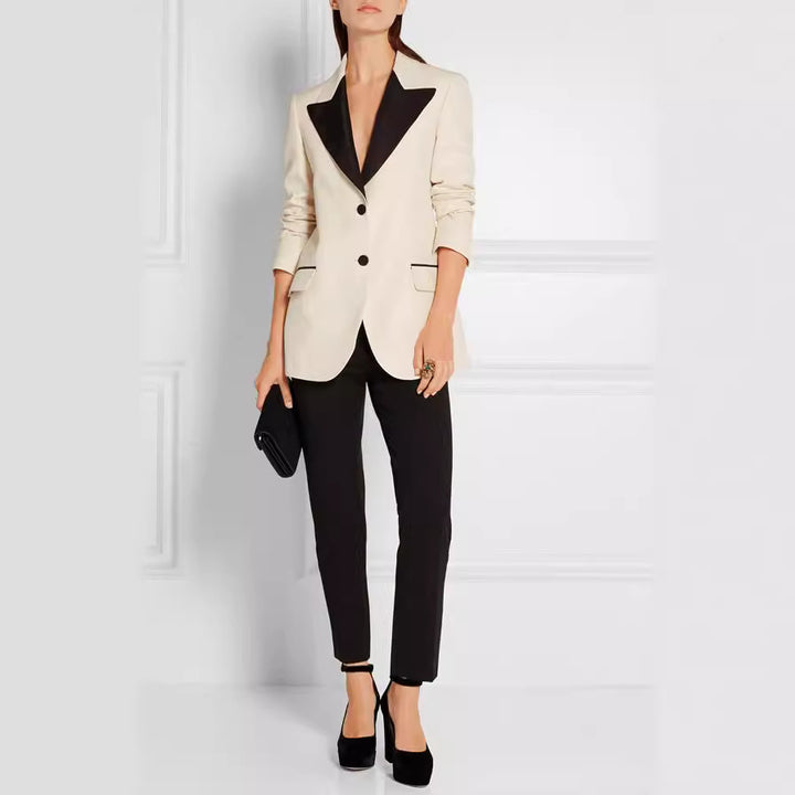 Damen Smokingsakko im Tailoring mit spitzem Schalkragen und kontrastiertem Reversbesatz Drune