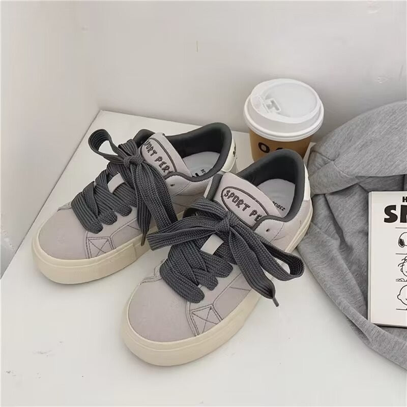 Damen Sportliche Sneakers aus hochwertigem Wildleder mit bequemen Schnürdetails Drune