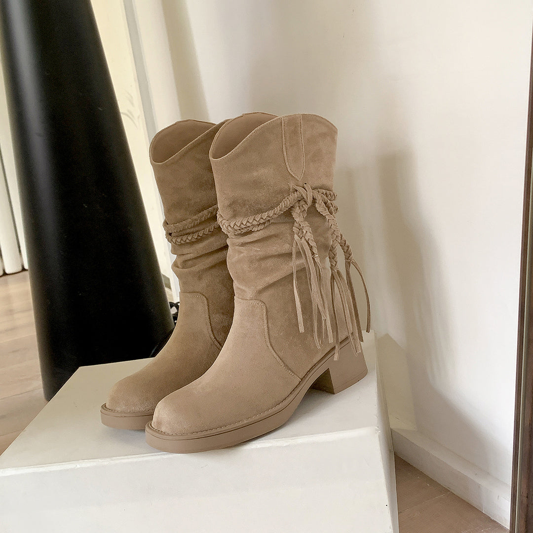 Damen Wadenhohe Veloursleder-Stiefel mit geflochtenem Quastenriemen Drune