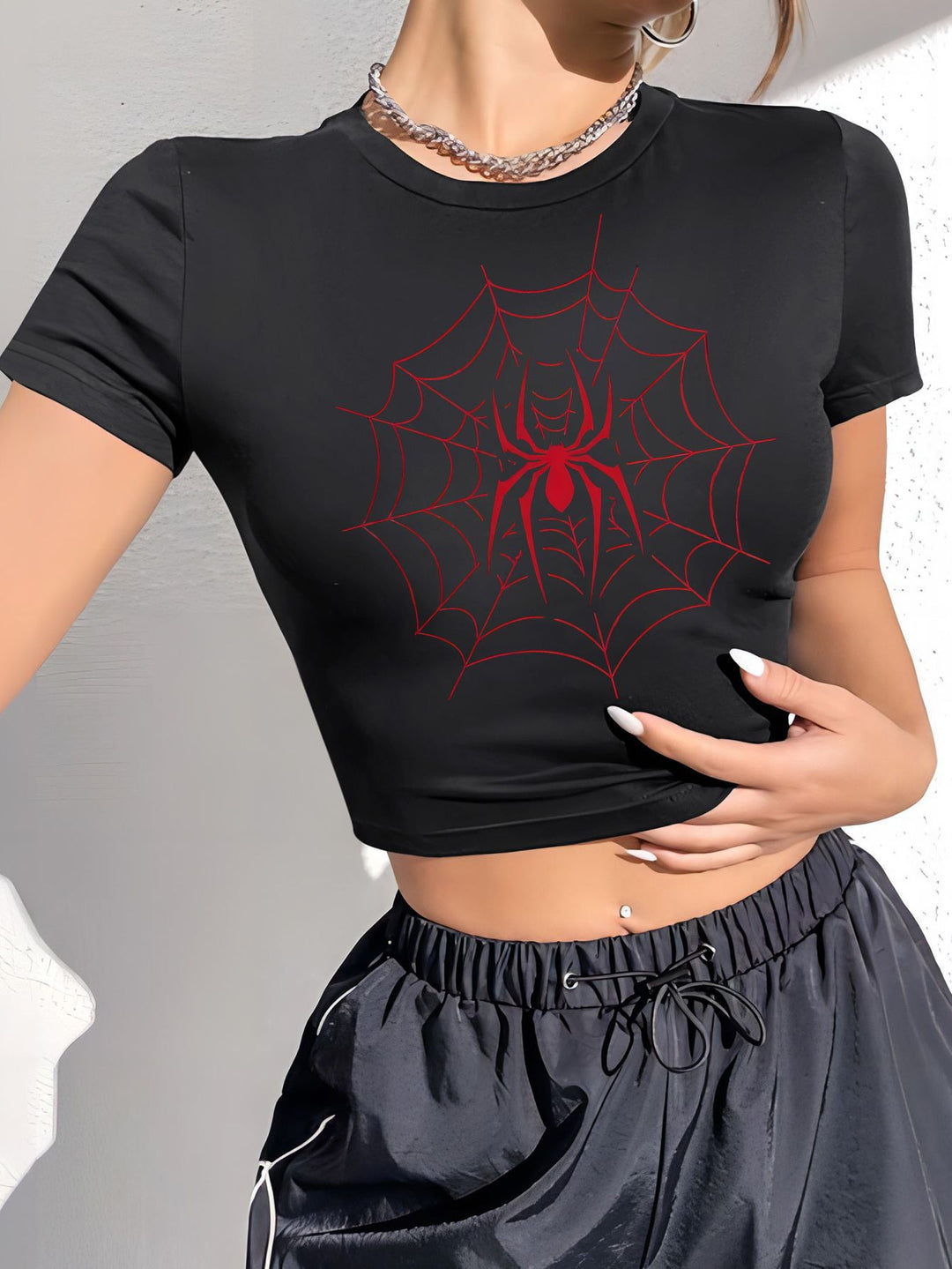 Damen Crop-T-Shirt mit kreativem Totenkopf-Design und figurbetontem Schnitt Drune