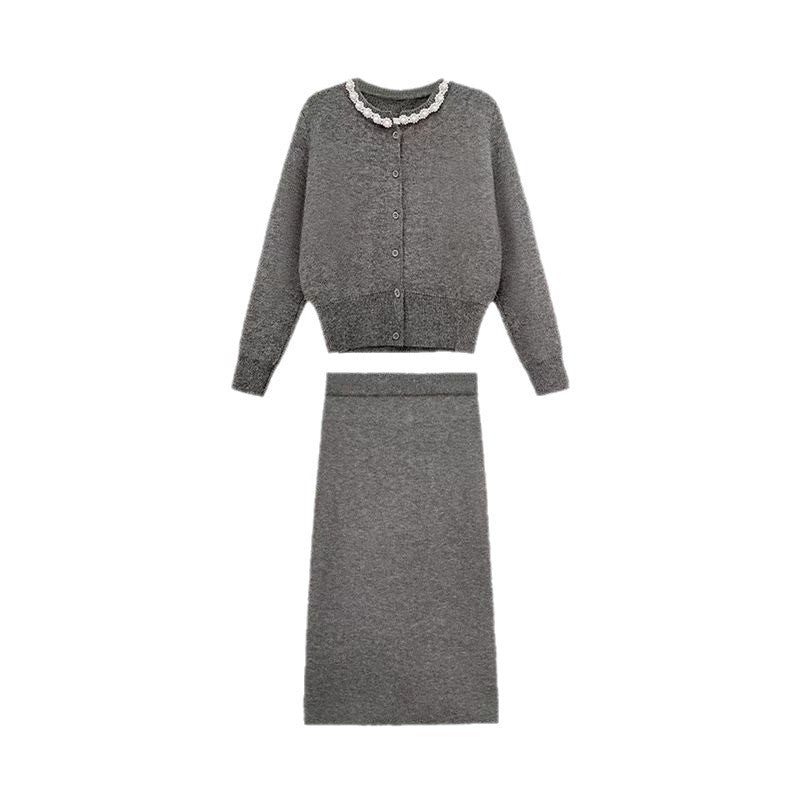 Damen Strickensemble mit detailverzierter Jacke und plissiertem Rock Drune