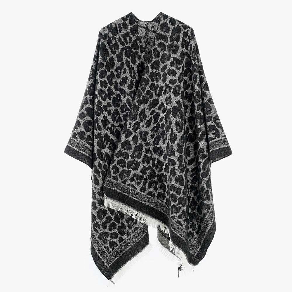 Damen Jacquard-Capeponcho mit Leo-Struktur und Fransensaum Drune