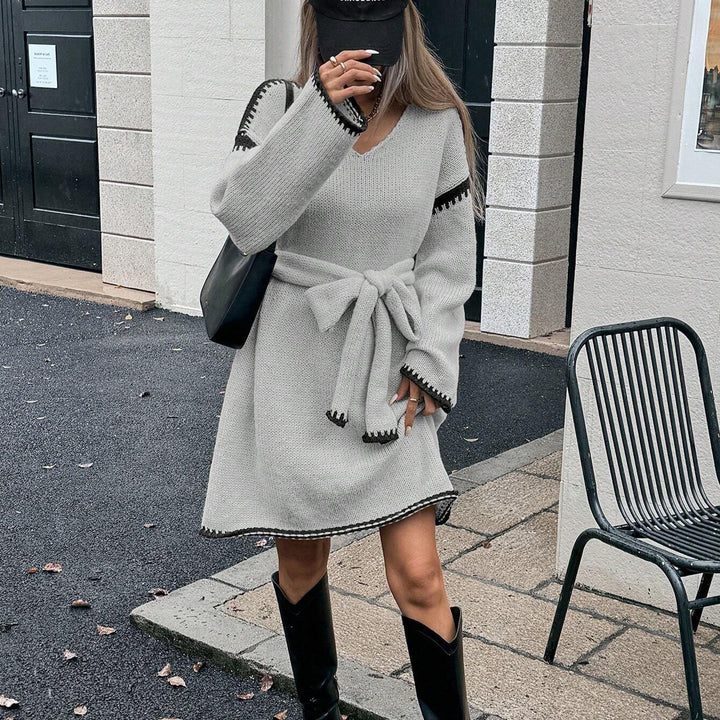Damen Strickkleid mit Gürtel und V-Ausschnitt Drune