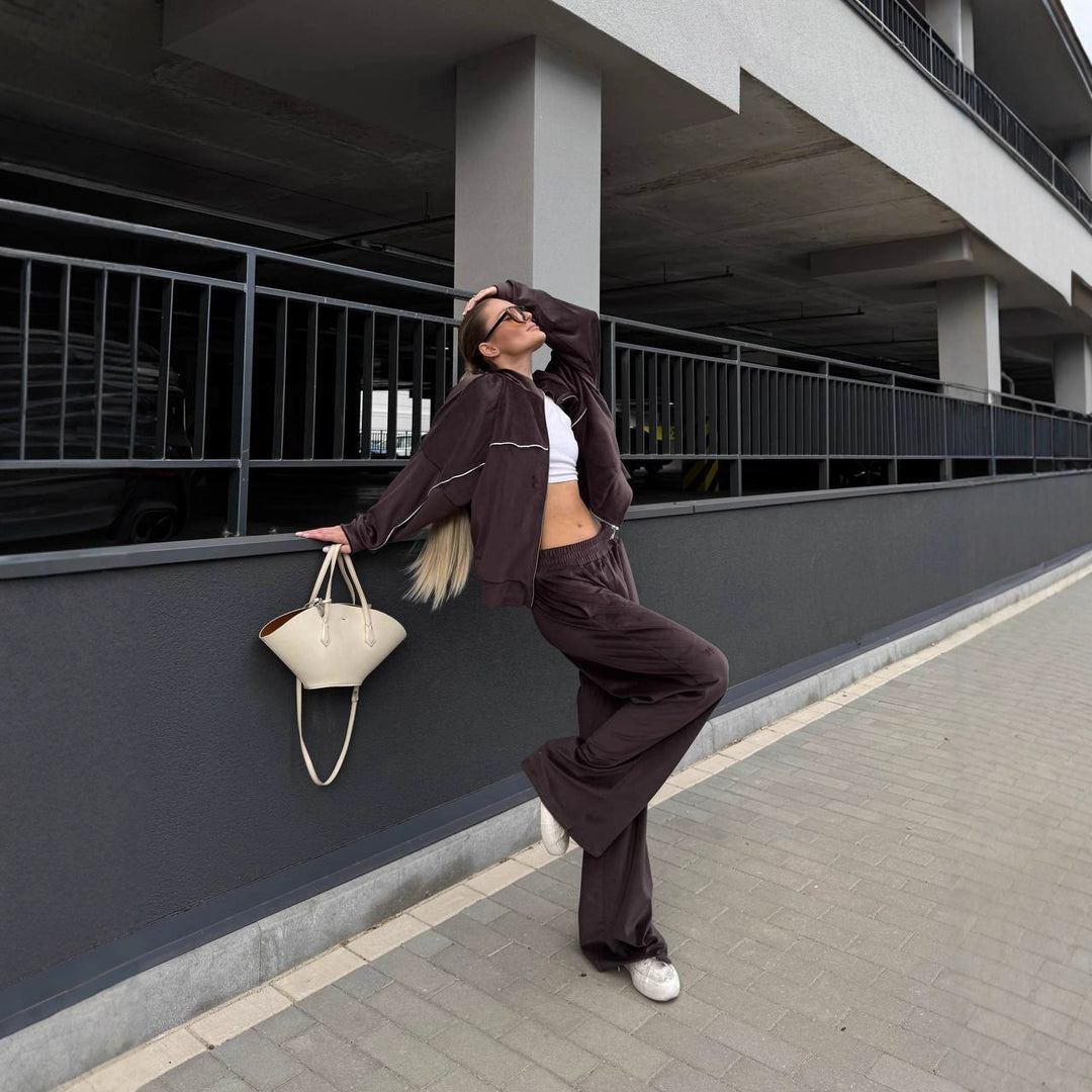 Damen sportive Oversize-Fleecejacke mit diagonaler Reißverschluss-Optik und weit geschnittener High-Waist-Jogginghose Drune