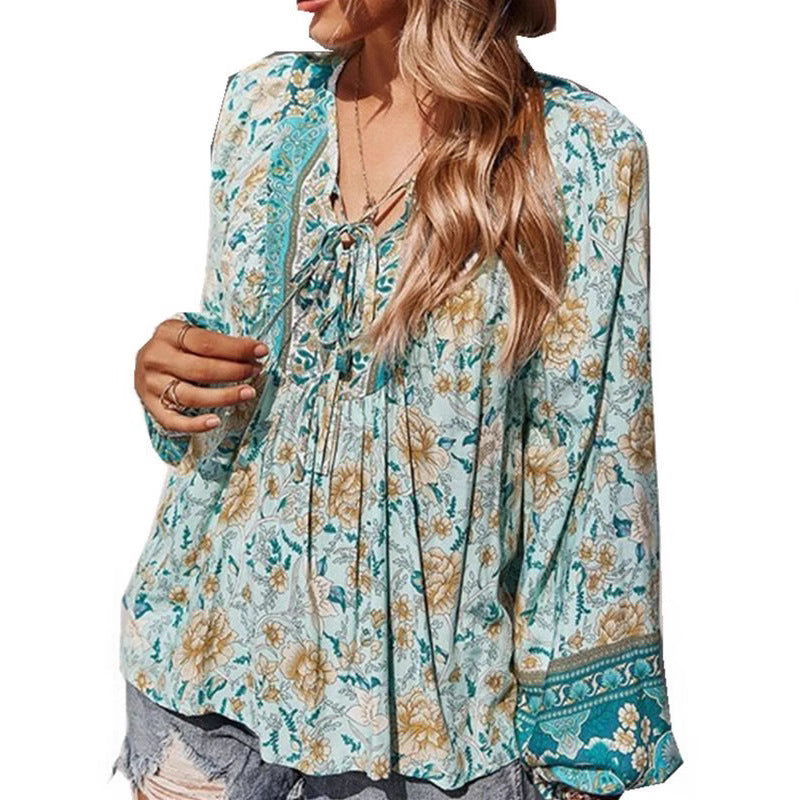 Damen Boho-Bluse mit floralem Print, V‑Ausschnitt mit Bindeband und Plissée-Details Drune