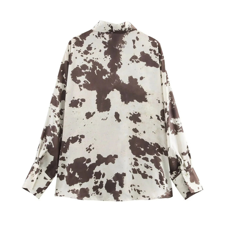 Damen 70+ weite seidige Hemdbluse mit Cow‑Print und verdeckter Knopfleiste Drune