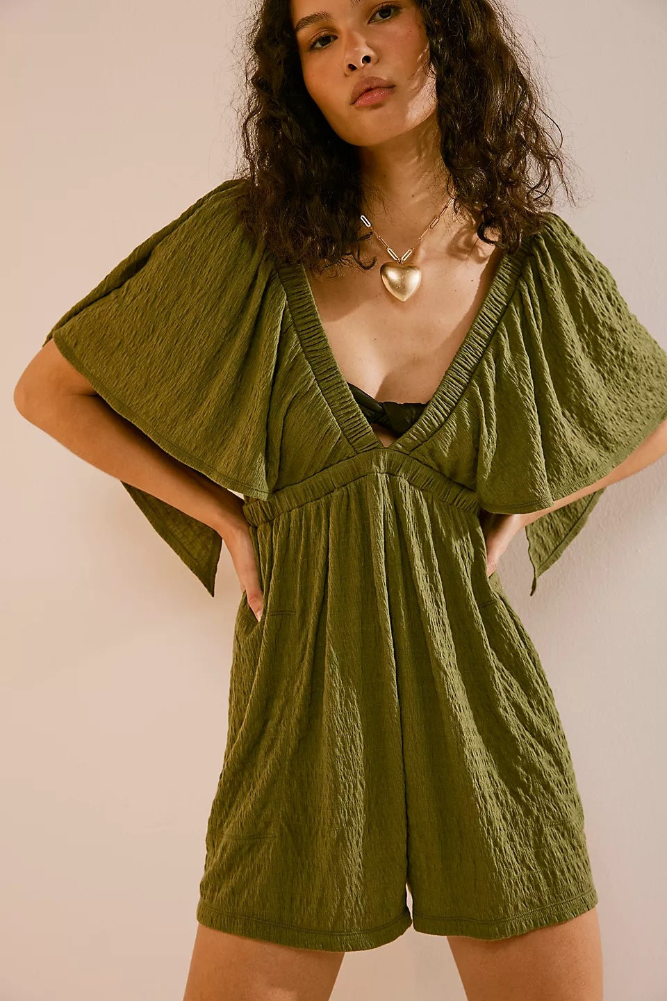 Damen luftiges Jumpsuit mit weitem Schnitt und V-Ausschnitt Drune