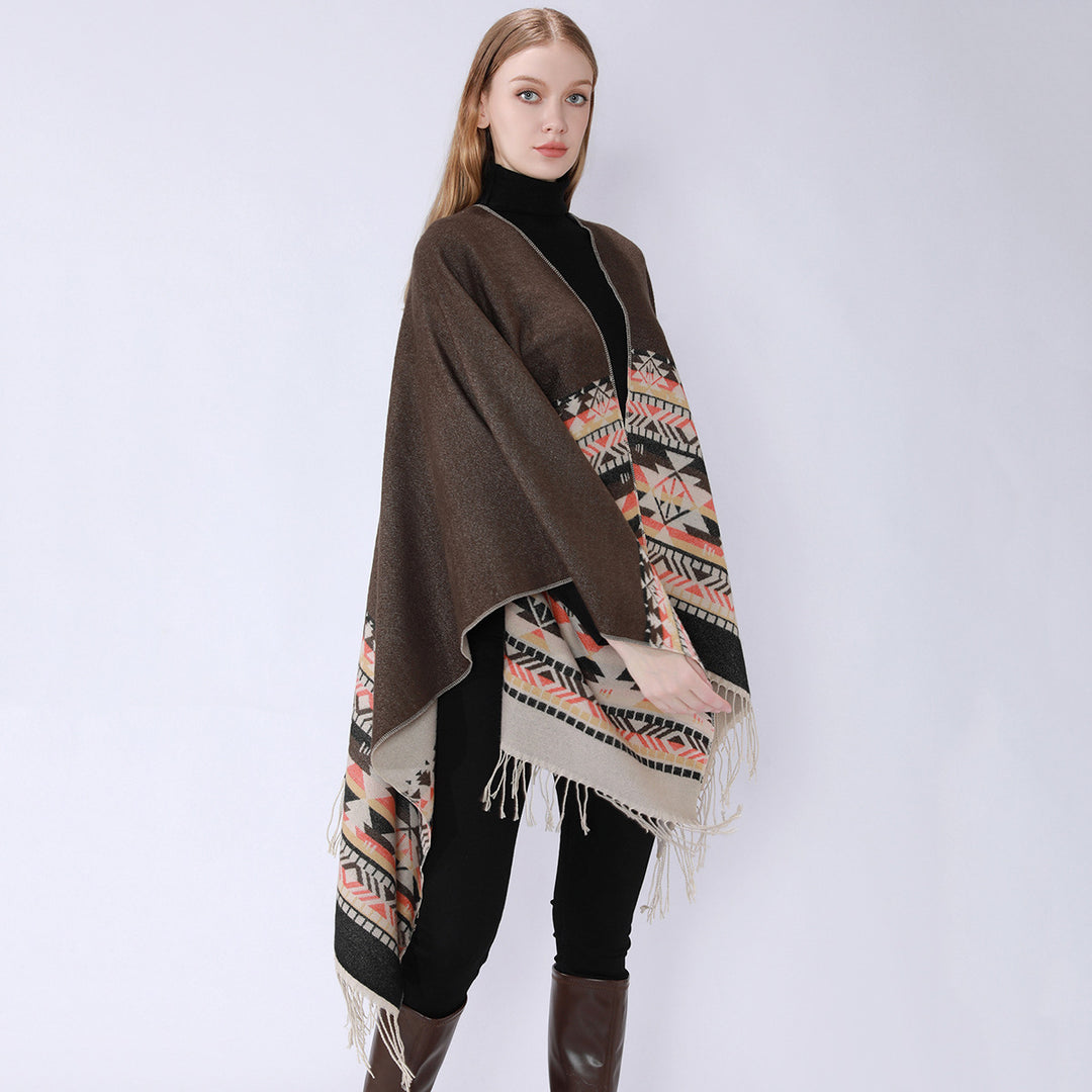 Damen V-Kragen-Überwurfponcho im Kimono-Fall mit Ethno-Bordüre und Fransensaum Drune