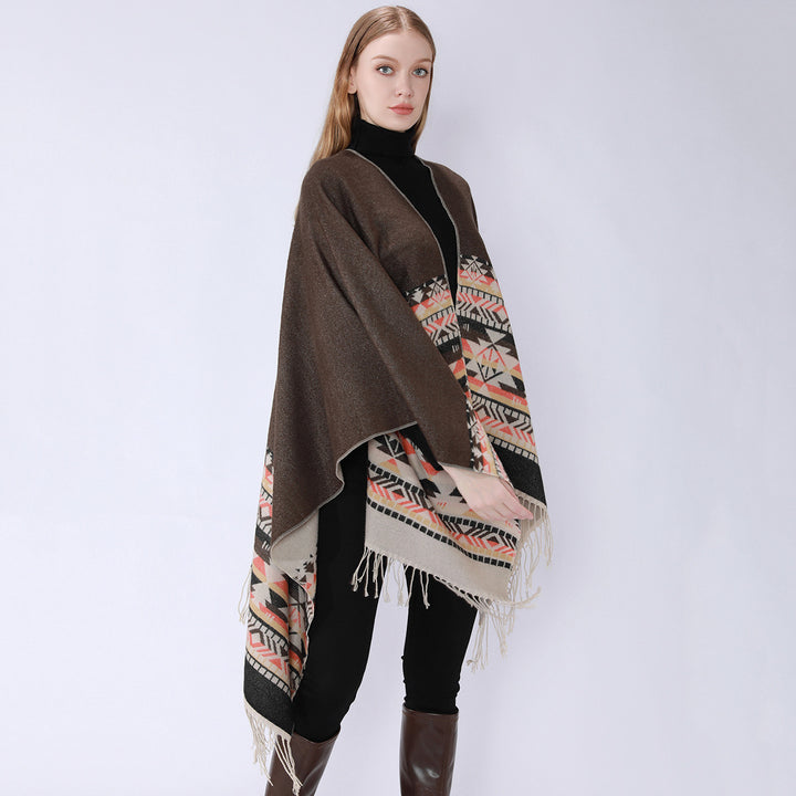 Damen V-Kragen-Überwurfponcho im Kimono-Fall mit Ethno-Bordüre und Fransensaum Drune