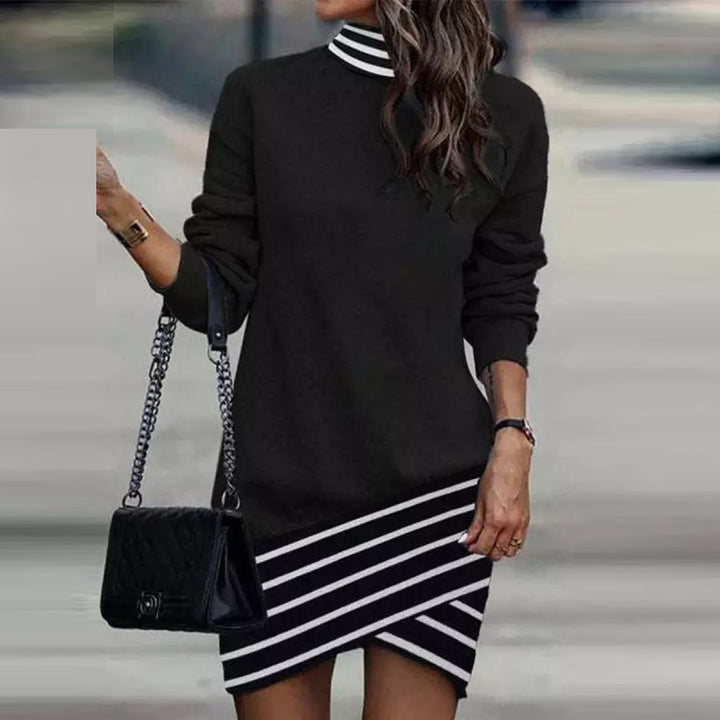 Drune | Kleid mit V-Ausschnitt und Geometrischem Muster