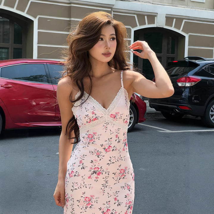 Damen Nachtkleid mit zarten Spitzenakzenten und floralem Design Drune
