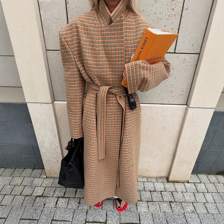Damen Oversized Woll-Karo Mantel mit Taillengürtel und betonter Schulterpartie Drune